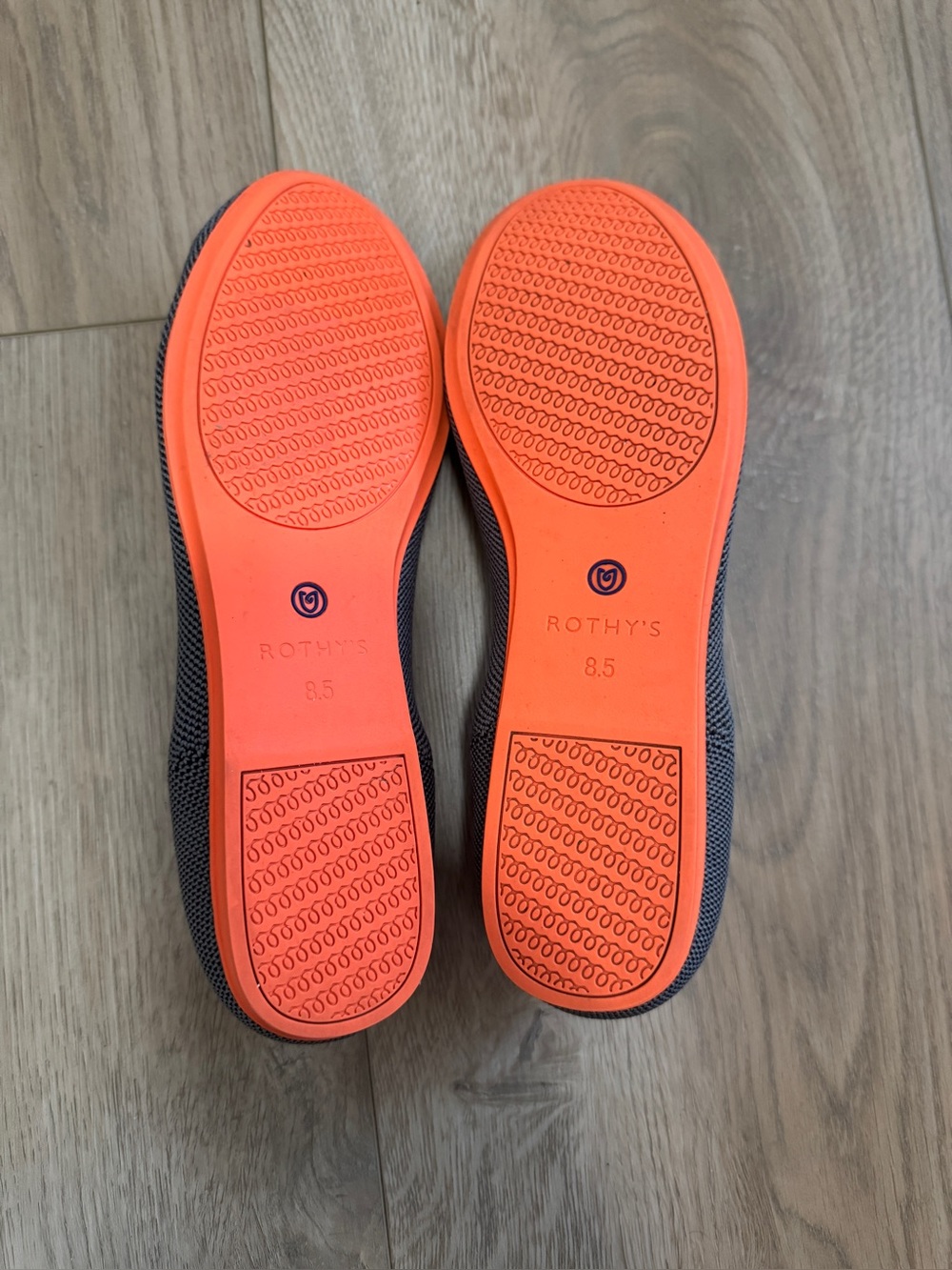 Rothys Womens Flats Dove Gray with Orange Soles Size 8.5 Rare/Retired Color - Picture 10 of 12